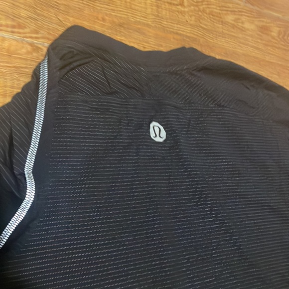 Lululemon t-shirt - Picture 5 of 6